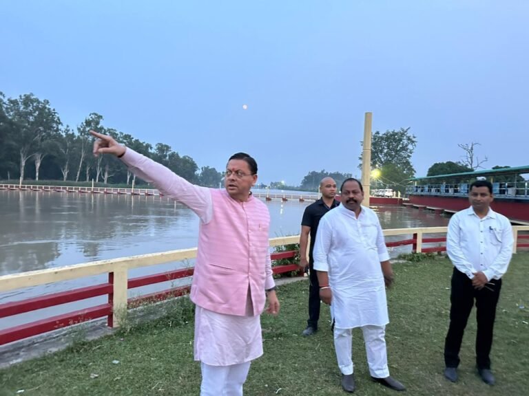 मुख्यमंत्री ने खटीमा के लोहियाहेड वाटर बाईपास का किया स्थलीय निरीक्षण