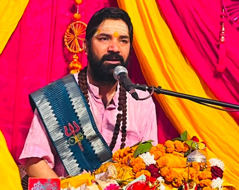मंदिर,सत्संग और गुरु दर्शन के लिए जब भी जाएं अहंकार को त्याग कर जाना चाहिए: आचार्य महामाया प्रसाद